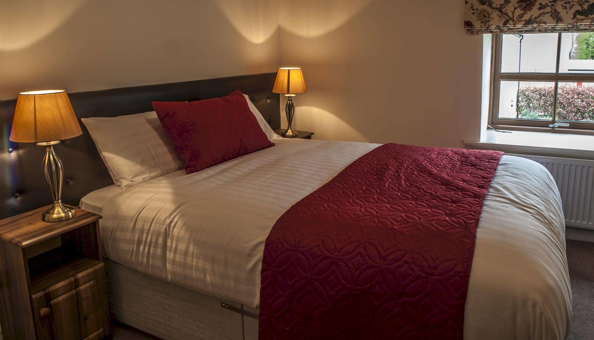 New Forest Estate Lodges Tyrrellspass Εξωτερικό φωτογραφία
