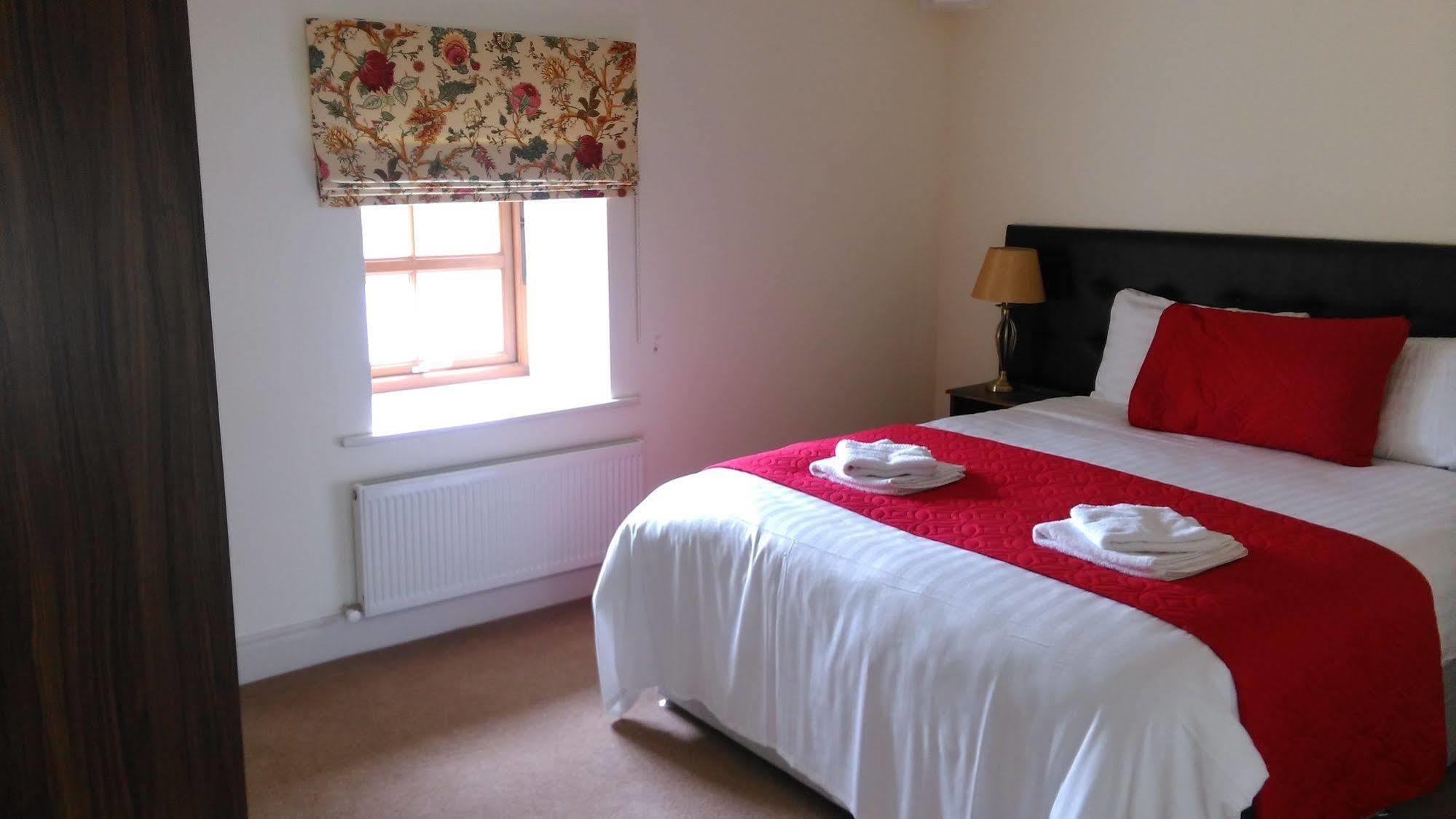 New Forest Estate Lodges Tyrrellspass Εξωτερικό φωτογραφία