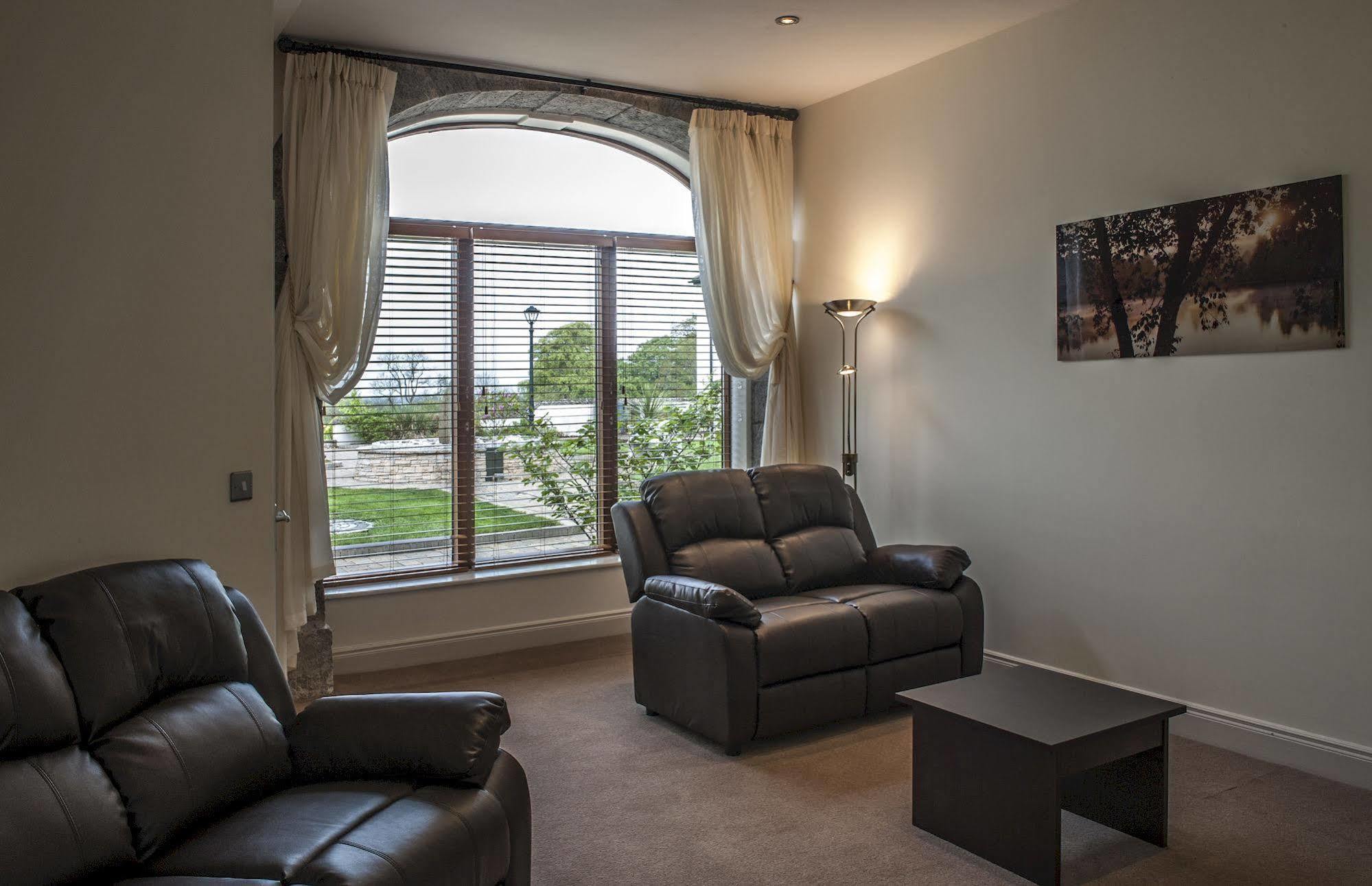 New Forest Estate Lodges Tyrrellspass Εξωτερικό φωτογραφία